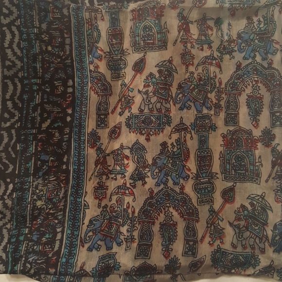 Accessories - Large 100% silk scarf